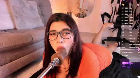 Snapshot of danna_adams1 chatting on February 23, 1:35 am danna_adams1 online show from February 23, 1:35 am