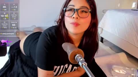 Snapshot of danna_adams1 chatting on February 25, 4:14 am danna_adams1 online show from February 25, 4:14 am