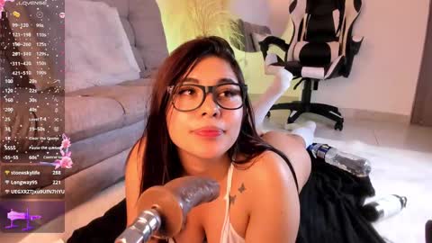 Snapshot of danna_adams1 chatting on March 11, 6:43 am danna_adams1 online show from March 11, 6:43 am