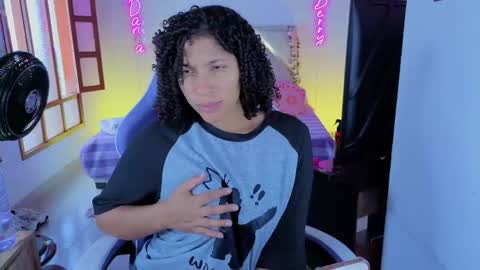 Snapshot of danna_berry chatting on May 22, 5:29 pm DannaBerry online show from May 22, 5:29 pm