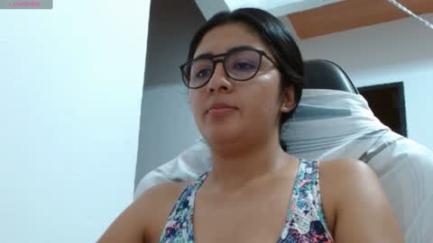 Snapshot of danna_peterson chatting on January 22, 10:05 pm Danna online show from January 22, 10:05 pm