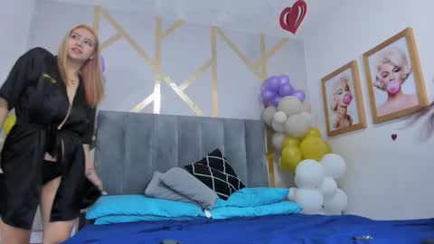 Snapshot of danna_reyess chatting on February 18, 12:56 pm Danna online show from February 18, 12:56 pm