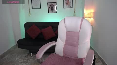 Danna online show from January 8, 9:50 pm