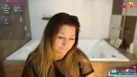 D a n n a   w e s t e r online show from September 17, 2:19 pm