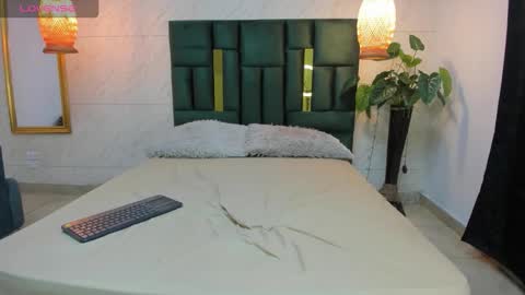 Snapshot of dannaa_williams chatting on October 3, 12:35 pm Danna online show from October 3, 12:35 pm