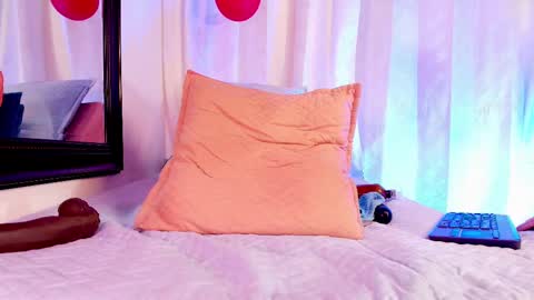 Snapshot of dannaberlin chatting on February 14, 10:25 pm Danna Berlin online show from February 14, 10:25 pm