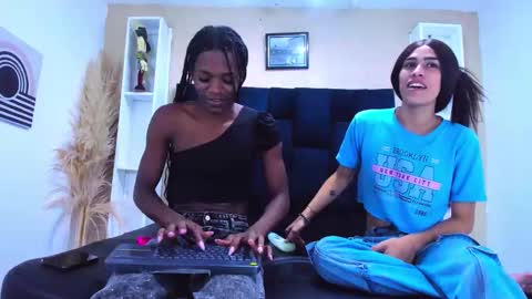 Snapshot of dannablade_ chatting on December 14, 3:12 am DannaBlade online show from December 14, 3:12 am