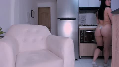 Snapshot of dannahyde chatting on January 10, 11:29 pm Insta DannaBlueX online show from January 10, 11:29 pm