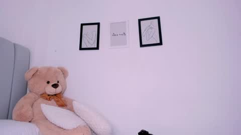 Snapshot of dannahyde chatting on January 28, 11:39 pm Insta DannaBlueX online show from January 28, 11:39 pm