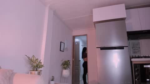 Snapshot of dannahyde chatting on February 17, 7:53 pm Insta DannaBlueX online show from February 17, 7:53 pm