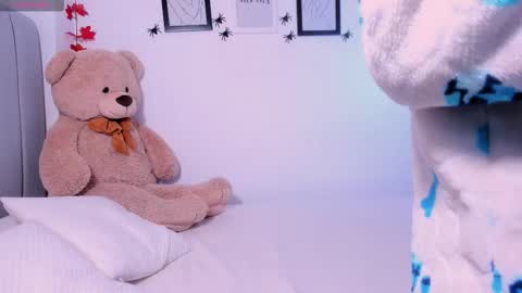 Snapshot of dannahyde chatting on October 24, 9:22 pm Insta DannaBlueX online show from October 24, 9:22 pm