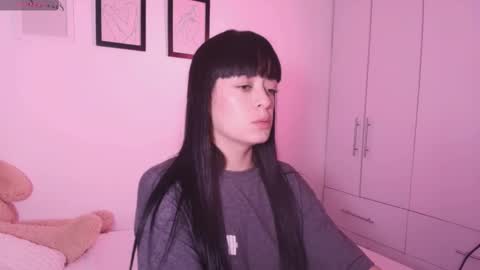 Snapshot of dannahyde chatting on November 24, 6:07 pm Insta DannaBlueX online show from November 24, 6:07 pm