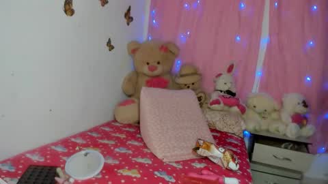 Danna Sofia jeins online show from January 7, 1:13 pm