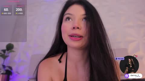 Danna online show from February 6, 7:51 pm