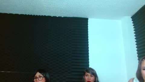 dannamomcerrat online show from January 13, 3:45 am