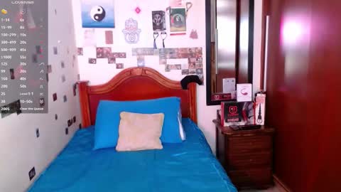 Snapshot of danny__phantom chatting on October 2, 6:15 pm phantom555 online show from October 2, 6:15 pm