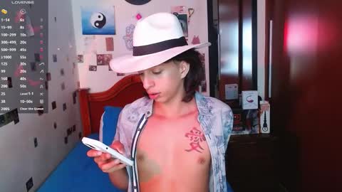 Snapshot of danny__phantom chatting on November 10, 9:03 pm phantom555 online show from November 10, 9:03 pm