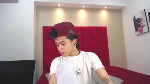 Snapshot of danny__santoro chatting on November 1, 1:13 pm Danny online show from November 1, 1:13 pm