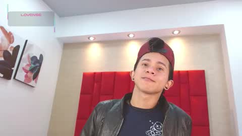 Snapshot of danny__santoro chatting on November 18, 1:59 pm Danny online show from November 18, 1:59 pm