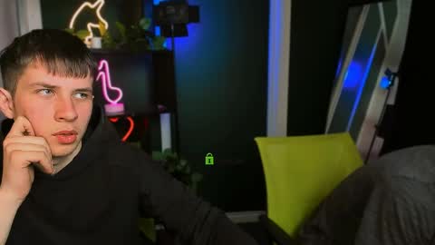 danny_dark1 online show from April 3, 7:01 pm