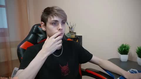 Snapshot of danny_fox888 chatting on March 3, 1:21 am Daniel online show from March 3, 1:21 am