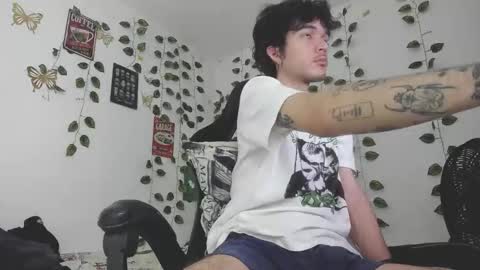 Snapshot of danny_phantom_09 chatting on February 2, 4:44 am danny_phantom_09 online show from February 2, 4:44 am