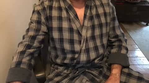 Snapshot of dannybuoy2 chatting on December 15, 10:18 am dannybuoy2 online show from December 15, 10:18 am