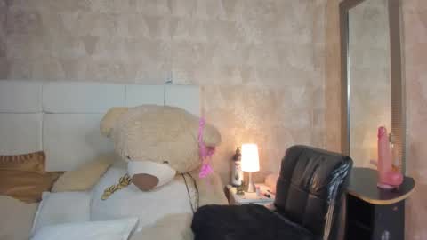 Snapshot of dans_butthole chatting on December 17, 1:44 am dans butthole online show from December 17, 1:44 am