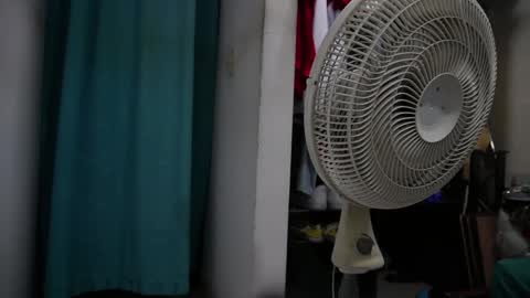 Snapshot of dante_cloe chatting on February 22, 8:18 am dante_cloe online show from February 22, 8:18 am