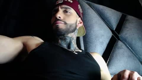 Snapshot of dante_d_angelo_ chatting on May 4, 5:58 am dante_d_angelo_ online show from May 4, 5:58 am