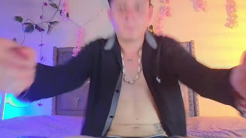 Snapshot of dante_grayy chatting on November 8, 2:23 am Dantegrayy online show from November 8, 2:23 am