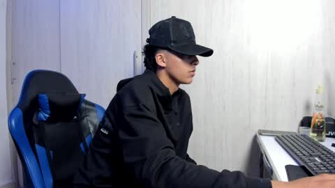 dante_martinez1 online show from April 9, 8:36 pm