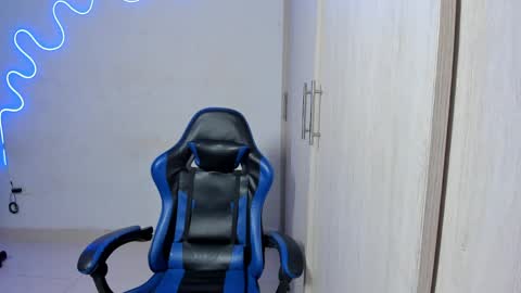 dante_martinez1 online show from April 14, 8:26 pm