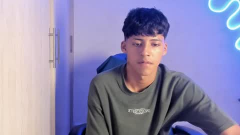 dante_martinez1 online show from April 17, 10:24 pm