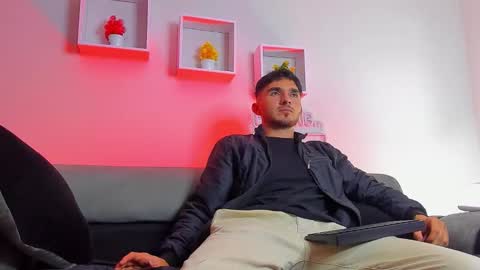 Snapshot of danteeblake chatting on February 15, 3:03 am Dante online show from February 15, 3:03 am