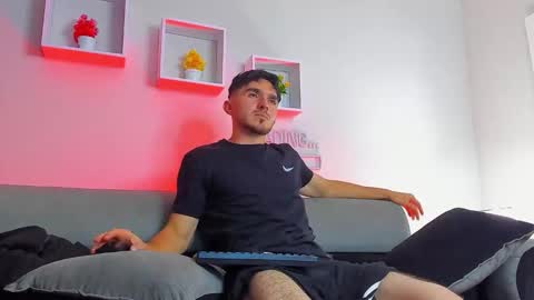 Snapshot of danteeblake chatting on February 15, 7:51 am Dante online show from February 15, 7:51 am