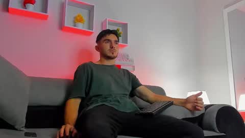 Snapshot of danteeblake chatting on February 16, 2:40 am Dante online show from February 16, 2:40 am