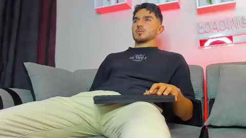 Snapshot of danteeblake chatting on February 18, 2:51 am Dante online show from February 18, 2:51 am