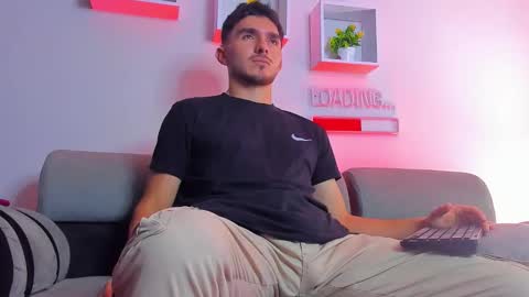 Snapshot of danteeblake chatting on February 19, 3:13 am Dante online show from February 19, 3:13 am