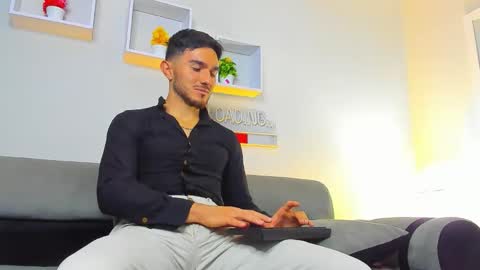 Snapshot of danteeblake chatting on March 3, 3:12 am Dante online show from March 3, 3:12 am