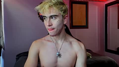 danteobscuro online show from December 13, 8:25 pm