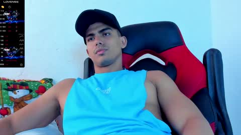 Snapshot of danterouxx chatting on December 26, 10:09 pm Dante online show from December 26, 10:09 pm