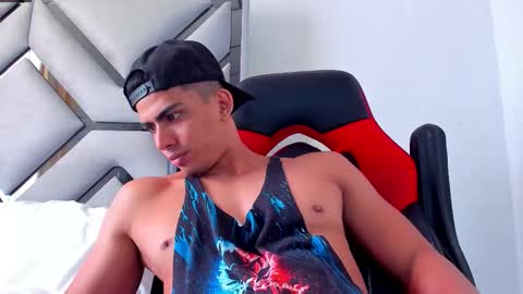 Snapshot of danterouxx chatting on October 2, 4:58 pm Dante online show from October 2, 4:58 pm