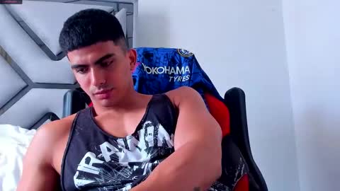 Snapshot of danterouxx chatting on November 25, 5:35 pm Dante online show from November 25, 5:35 pm