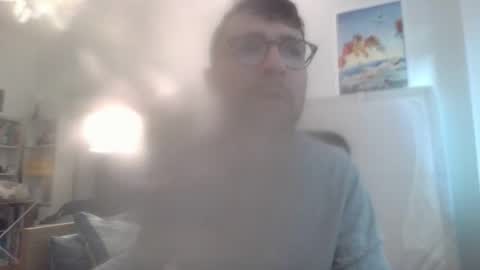 Snapshot of dantheman233 chatting on May 3, 8:42 am Daniel online show from May 3, 8:42 am