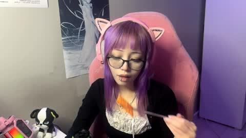 danyelleeyermann online show from April 7, 2:28 pm