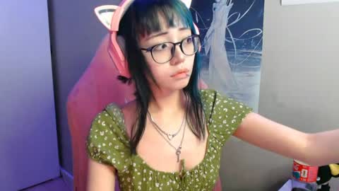 danyelleeyermann online show from April 14, 1:17 pm