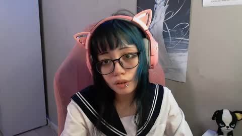 danyelleeyermann online show from April 15, 1:07 pm