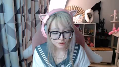 danyelleeyermann online show from July 19, 1:59 pm