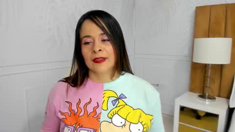 Snapshot of daphne81_ chatting on February 20, 2:29 am Daphne online show from February 20, 2:29 am